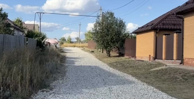 Панков с жителями следит за качеством ремонта дорог в Красноармейске