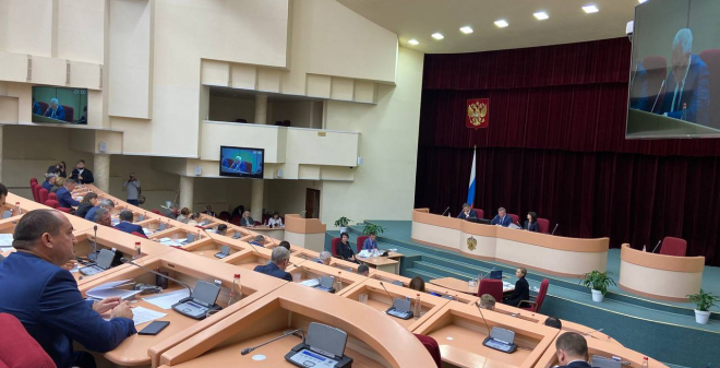 Депутаты областной Думы поддержали увеличение зарплат для более чем 50 тысяч работников соцсферы