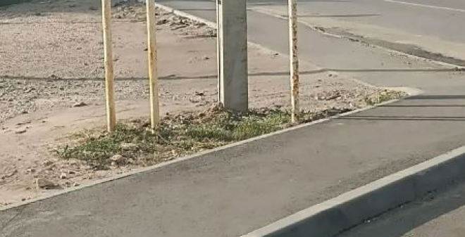 В Калининске построили тротуар вдоль оживленной трассы по просьбе жителей