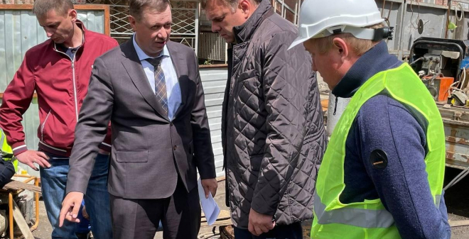 Власть контролирует ремонт водопровода на Чернышевского – мэрия Саратова