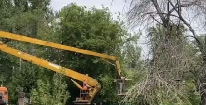 Николай Панков продолжает помогать жителям Заводского района