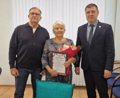 Сергей Пименов поздравил ветерана труда с 85-летним юбилеем
