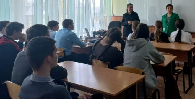 Саратовские полицейские провели встречи с учащимися в рамках оперативно-профилактического мероприятия «Твой выбор»