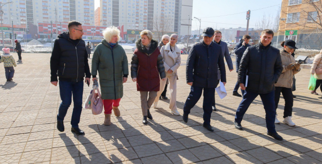 Лада Мокроусова встретились с представителями общественного совета микрорайона Солнечный-2 на бульваре Мюфке