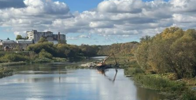 В Балашовском районе продолжается расчистка реки Хопёр