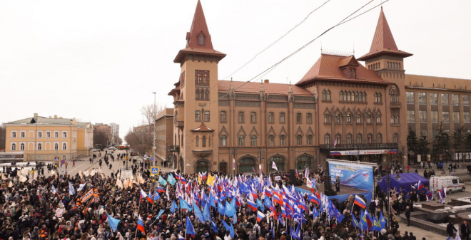 На концерт-митинг в Саратове пришли тысячи саратовцев