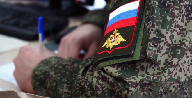 На службу по контракту стали приходить семьями