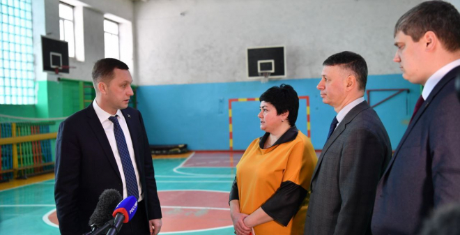 Губернатор: В Ершове в этом году по президентской программе капитально отремонтируют одну из крупнейших школ