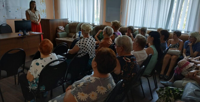 Врачи госпиталя для ветеранов войн провели выездную школу для пожилых людей