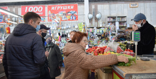 Во Фрунзенском районе жители продолжают нарушать масочный режим
