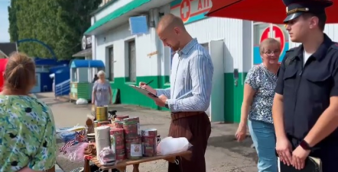 В областном центре продолжается борьба с незаконной уличной торговлей