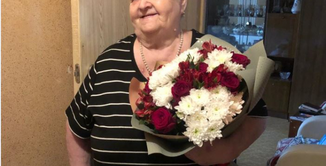 Заместители главы администрации поздравили с днем рождения  председателя Совета ветеранов Октябрьского района