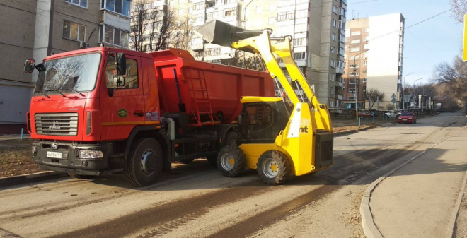 Сотрудники службы благоустройства города оперативно устранили последствия коммунальной аварии