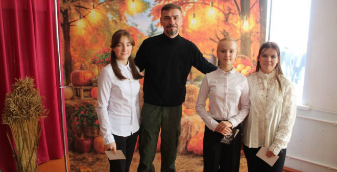 Российский актер театра и кино, каскадер Денис Никифоров побывал на празднике аграриев