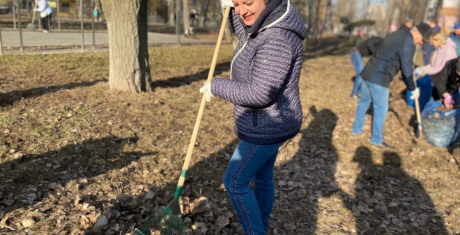 Лада Мокроусова приняла участие в общегородском субботнике