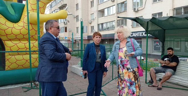 В Саратове по поручению главы города проверяют легальность и безопасность уличных детских аттракционов