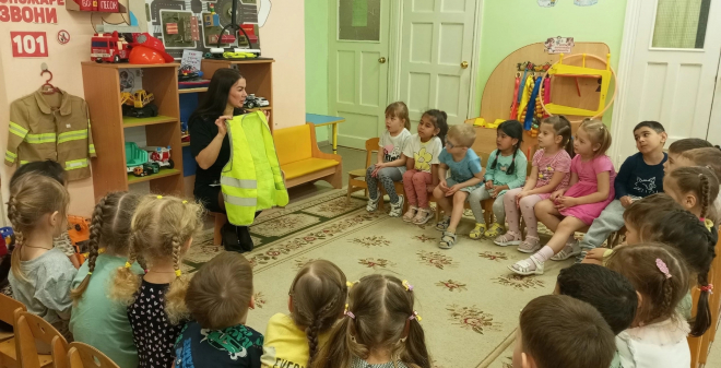 Госавтоинспекторы провели занятие с дошкольниками