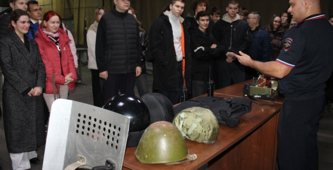 Сотрудники полиции провели для школьников «День открытых дверей»
