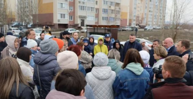 Депутаты совместно с правительством области будут защищать интересы жителей «Авиатора» в споре с застройщиком