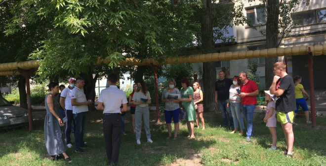 Юлия Литневская поможет с установкой детской площадки в Заводском районе Саратова