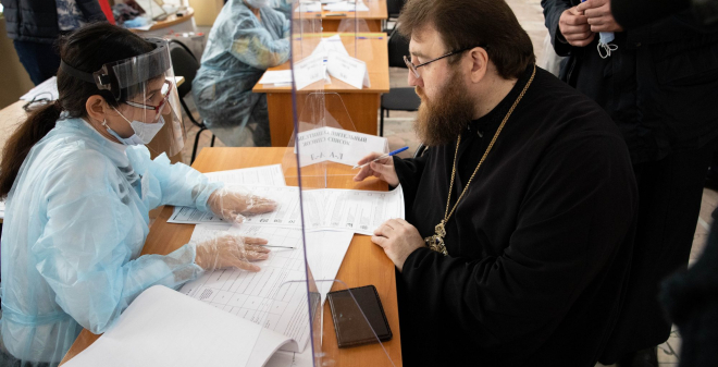 Выборы 2021. Митрополит Игнатий принял участие в голосовании на выборах в Государственную Думу