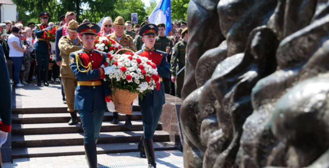 В Парке Победы увековечены имена погибших военнослужащих