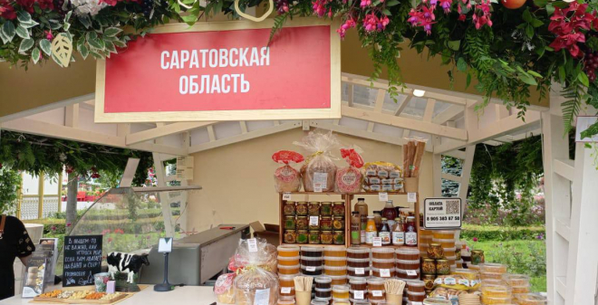 Саратовцы угощают москвичей калачами и крафтовыми сырами