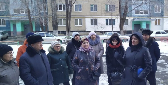 Ольга Сынкина рассказала жителям Елшанки о программе по ремонту тротуаров в Саратове