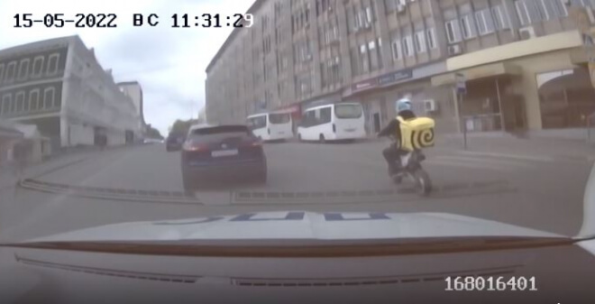 Полиция задержала 17-летнего саратовца-лихача на  питбайке без прав. Видео