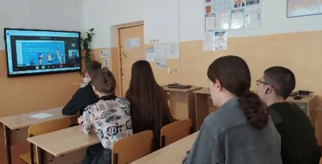 Саратовские школьники узнали, как распознать мошенника в обычном телефонном звонке