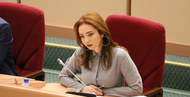 Юлия Литневская считает необходимым заложить в бюджет области средства на развитие школьных музеев
