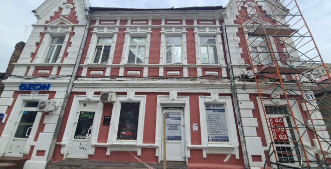 В Саратове собственник вернул зданию первоначальный вид после вмешательства приставов