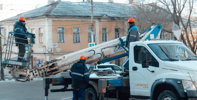 Глава города Михаил Исаев проехал по местам восстановительных работ МБУ «Саргорсвет»