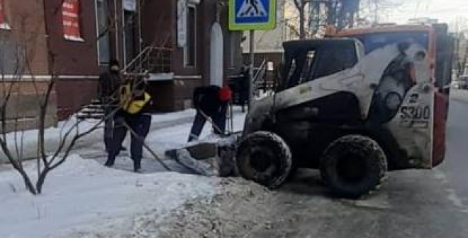 В Саратове продолжаются работы по очистке улиц от снега