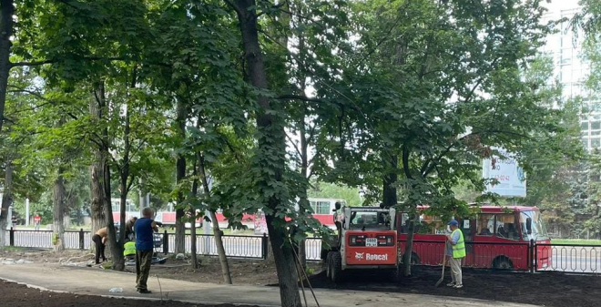 В Ленинском районе продолжается благоустройство мест отдыха