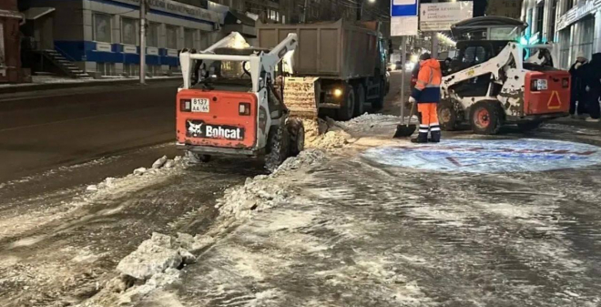 Продолжаются мероприятия по уборке города от снега и наледи