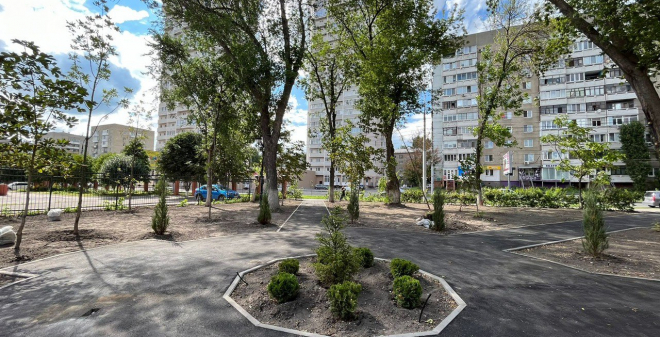 В Саратове обустраивают мини-скверы