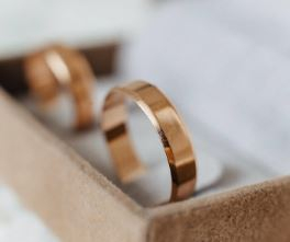 Работница склада украла золотое кольцо стоимостью 35 тысяч рублей