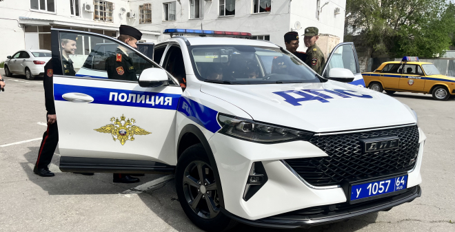 Автоинспекторы провели экскурсию для кадетов