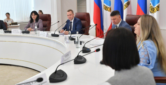 Врио губернатора встретился с саратовскими молодыми учеными – получателями президентских грантов
