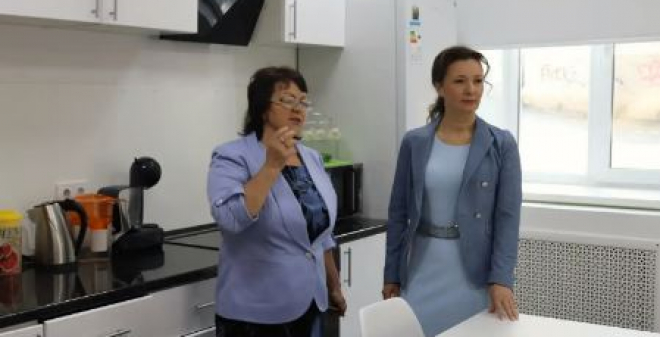 Анна Кузнецова посетила школу-интернат в Саратове
