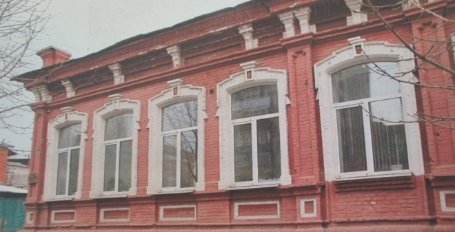 В Саратове отремонтируют старинное здание бывшего мужского начального училища 