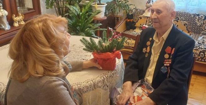 Депутат Ирина Видина навестила ветерана Великой Отечественной войны