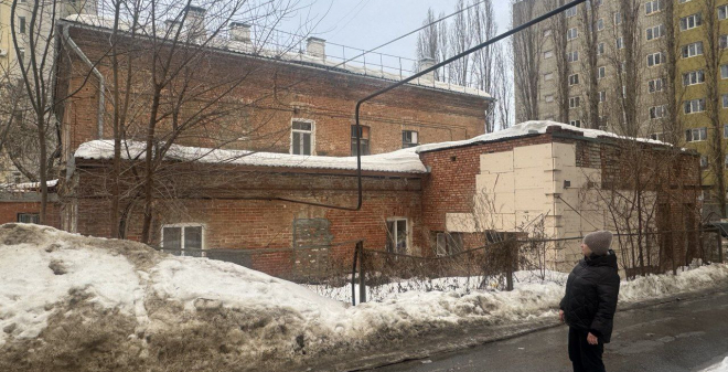 Содержание кровель и дворовых территорий: в Саратове продолжается контроль за управляющими компаниями