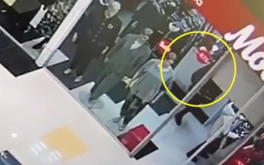 В Заводском районе полицейские задержали подозреваемого в краже вещей из магазинов