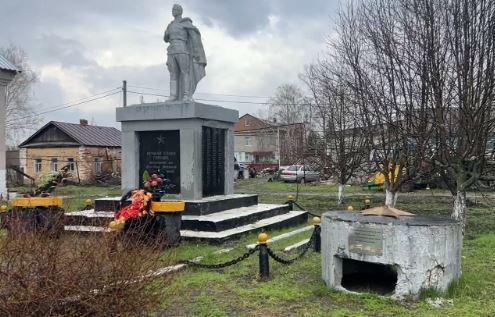 Панков поможет отремонтировать мемориальный комплекс в селе Озерное Аткарского района