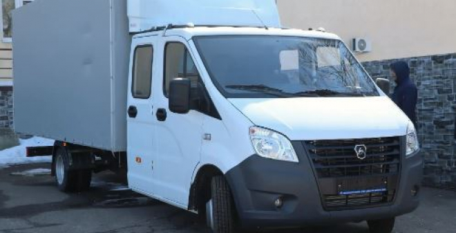 Балашовский драматический театр получил новый  автомобиль для гастролей