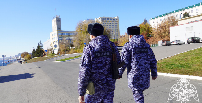 Сотрудники Росгвардии задержали двоих граждан, подозреваемых в незаконном обороте наркотиков