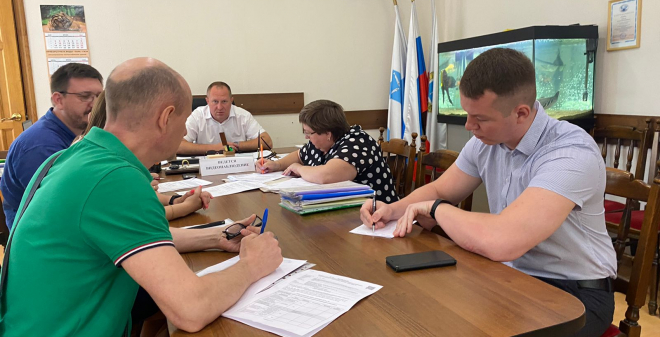 Администрация Ленинского района призвала поставщиков ресурсов не срывать сроки опрессовки