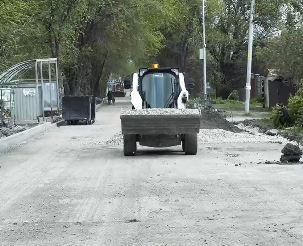 Работы в рамках национального проекта «Безопасные качественные дороги» проводятся в Саратове и в выходные дни